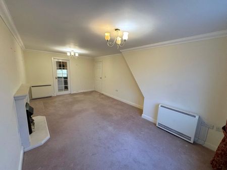 London Road, Camberley, Surrey, GU15 - Photo 2