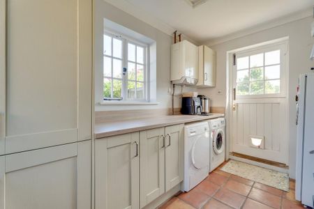 4 bedroom detached house to rent - Photo 5