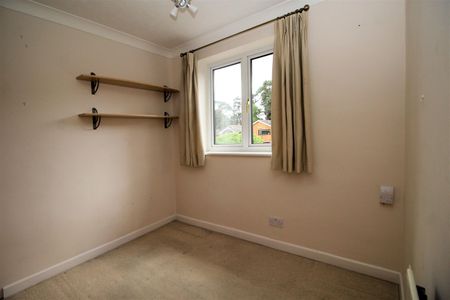 Broadwater Close, Woking, Surrey, GU21 5TW - Photo 3