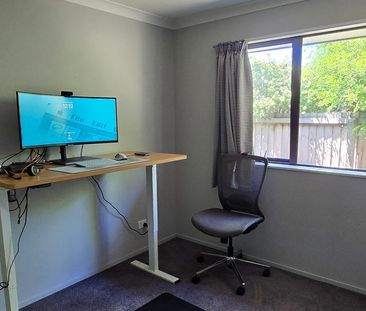 Well laid out 4-bedroom family home - Photo 6