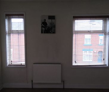 2 Bed Terraced House, Fairfield Street, M6 - Photo 2