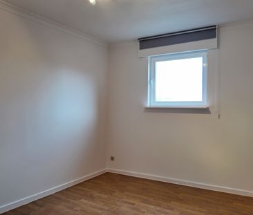 Gezellig en energiezuinig appartement met terras in centrum Eeklo! - Photo 5