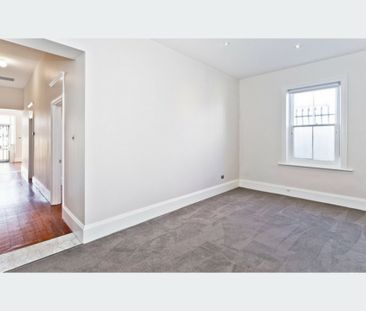 Large Character Home! - Photo 5