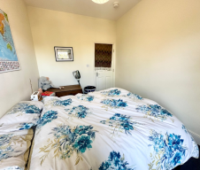 Unfurnished two bedroom apartment in a stunning Victorian house wit... - Photo 2