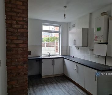 3 bedroom end of terrace house to rent - Photo 4