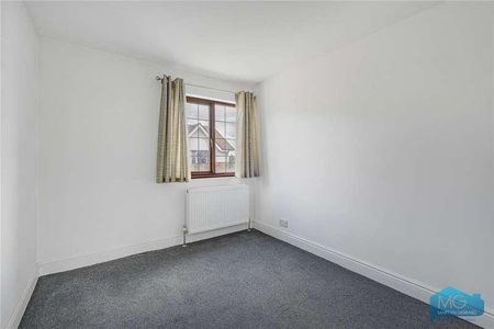 Hollyview Close, Hendon, London, NW4 - Photo 4