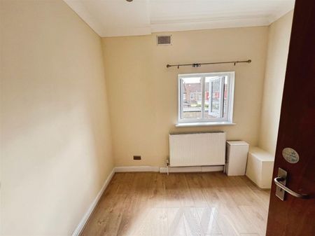 Waverley Avenue, Wembley - Photo 3