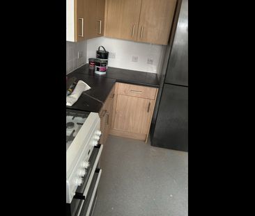 2 Bed Detached House, Croydon, CR0 - Photo 1