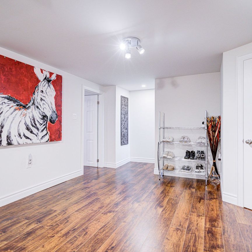 For Lease - 306 Wenlock Avenue, Richmond Hill, Ontario - Photo 1