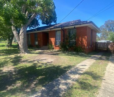 16 Village Drive, Hampton Park VIC - Photo 1