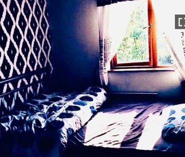 Room for rent in 3-bedroom apartment in Beaumont, Dublin - Photo 4