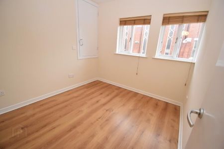 A, 383 Donegall Road, Belfast South, Belfast, BT12 6FR - Photo 2