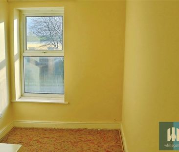 Leeds Road, Bradley, Huddersfield, HD2 - Photo 2