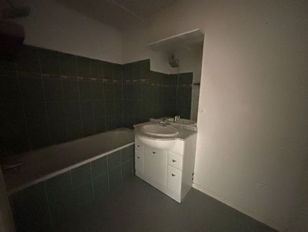 Location Appartement 2 pièces 47m² - Photo 4