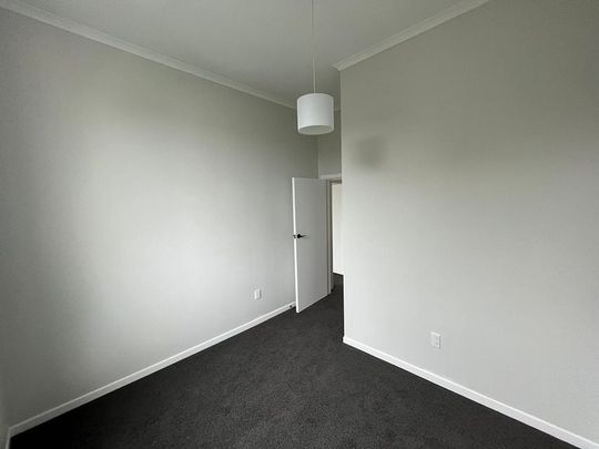 Character newly refurbish 3-Bedroom Home in Te Aro - Photo 1