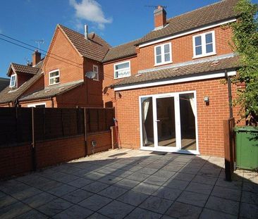 3 bedroom terraced house to rent - Photo 4