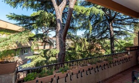 Aventino: Bright Furnished or empty 3 bedroom, 3 bath, located on high sunny floor, balconies, parking, near FAO and metro on elegant tree lined street near services, shops and transport. #1820 - Photo 4