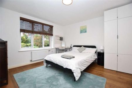 Chalfont Road, London, SE25 - Photo 2