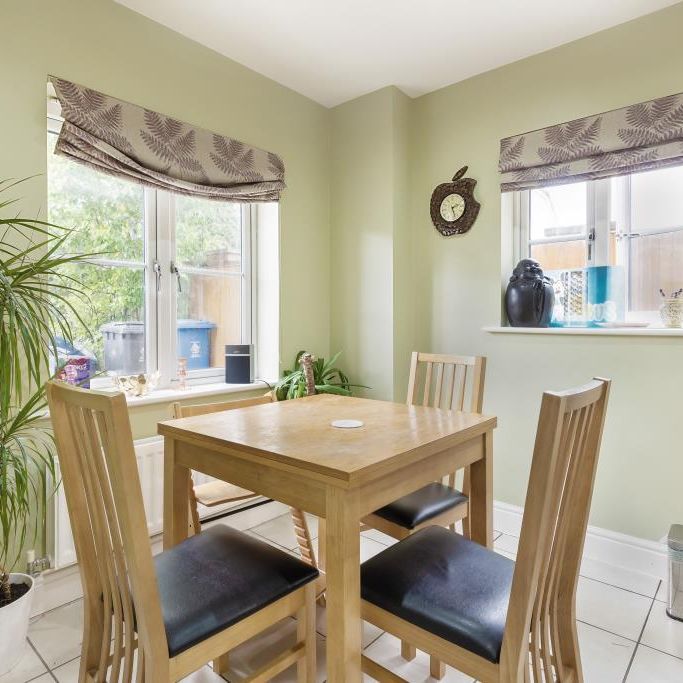 3 bedroom semi-detached house to rent - Photo 1