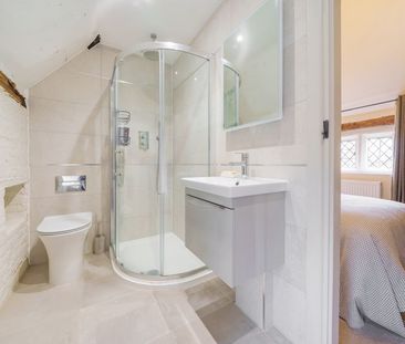 Wyatts Close, Godalming, Surrey, GU7 - Photo 2