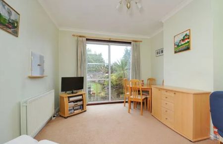 3 Bed Terraced House, Hazelwood Avenue, SM4 - Photo 2