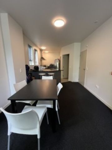 One bedroom, with own ensuite - Photo 5