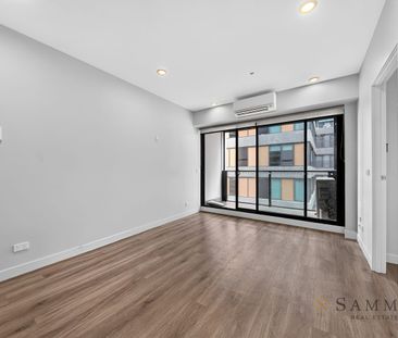 Elegant Inner-City Living in Secure Park West Building - Photo 2