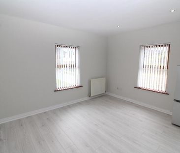 46 Mayfield High Street, Newtownabbey, BT36 7WU - Photo 2