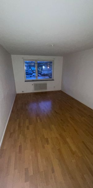 Heljestrandsgatan, Eskilstuna - Photo 1