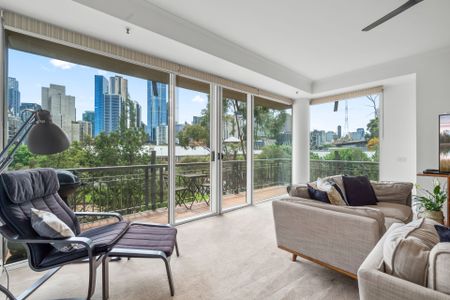Southbank's Best: Large Fully Furnished 3-Bedroom with Stunning Views - Photo 3