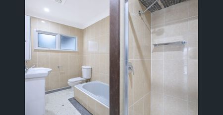 Beautifully Renovated, Modern 2-Bedroom Flat in the Heart of Mt Gravatt - $600 per week - Photo 2