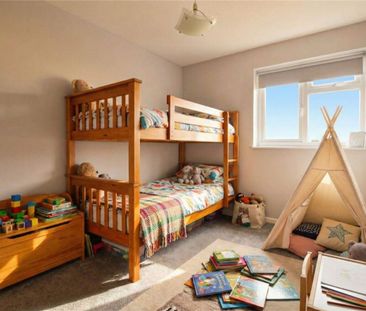 Joyners Field, CM18, Harlow - Photo 3