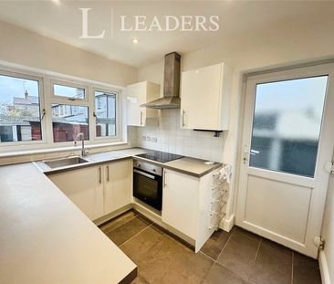 3 bedroom house to rent Tewkesbury Road, Clacton-on-Sea, Essex, CO15 - Photo 2