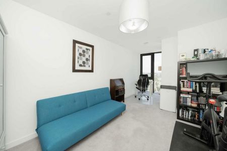 3 bedroom flat to rent - Photo 2