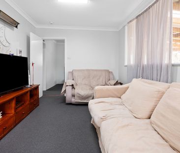 Spacious Home in Lemon Tree Passage - Photo 3