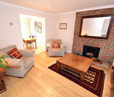 4 bedroom detached house to rent - Photo 2