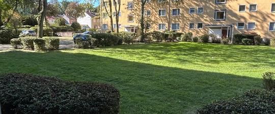 *FRISCH RENOVIERT + SOFORT VERFÜGBAR* 2-Raum Wohnung im 3. Obergeschoss - Photo 1