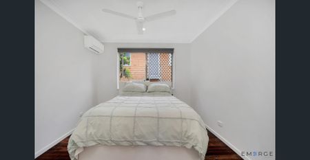 Renovated Unit with Private Courtyard - Photo 4