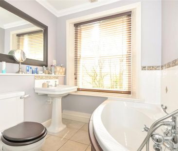 4 bedroom semi-detached house to rent - Photo 3