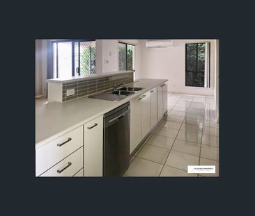 Beautiful FOUR bedroom home in lovely estate! - Photo 3