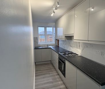 High Street - Photo 3