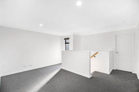 6 Cumin Way, Cranbourne East VIC 3977 - Townhouse For Rent | Domain - Photo 5