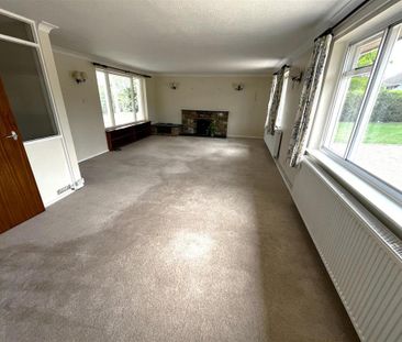 3 bedroom detached bungalow to rent - Photo 3