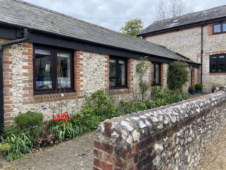 4 bedroom end of terrace house to rent - Photo 4