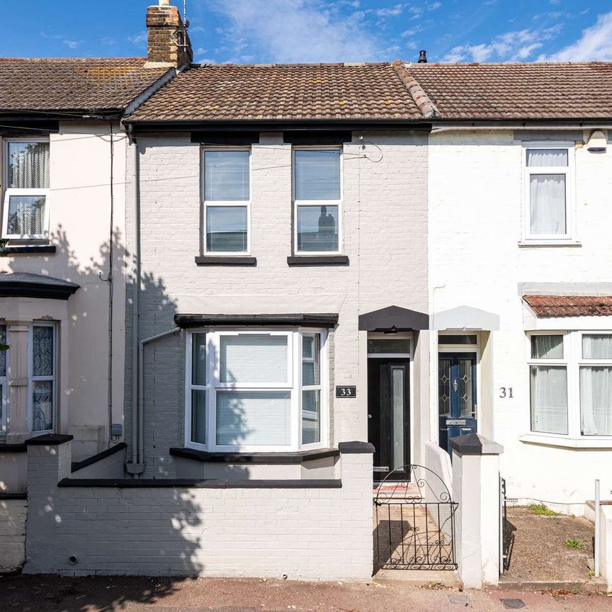 Your Local Area Room 2 - Photo 1