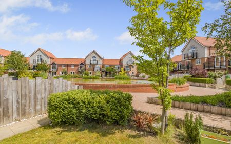 4 bedroom Town House to let - Photo 4