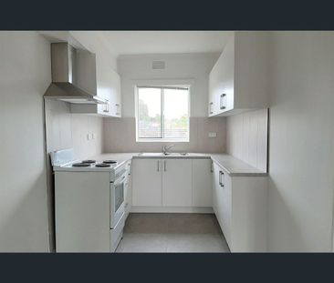 8/2B Nullawil Street, Springvale, Vic 3171 - Photo 6