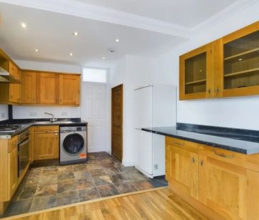 Room in a Shared Flat, Penwith Road, SW18 - Photo 5