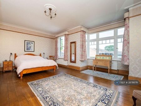 5 bedroom semi-detached house to rent - Photo 5