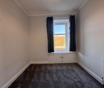 4 bedroom flat to rent - Photo 6